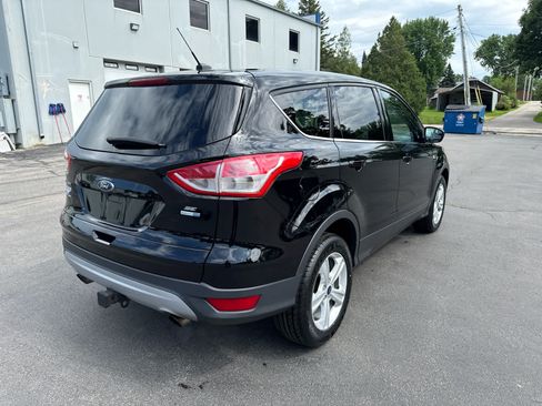 Used 2016 Ford Escape SE w/ SE Cold Weather Package AWD/4WD image 3