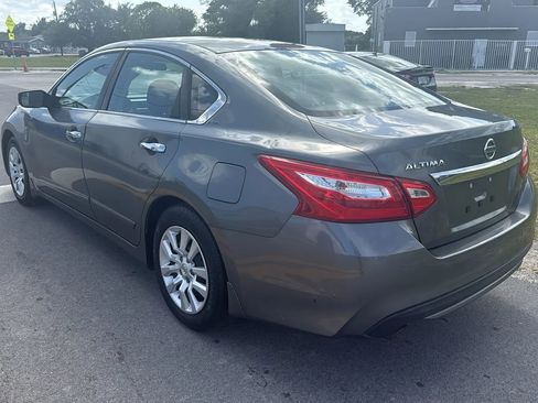 Used 2017 Nissan Altima 2.5 S w/ Power Driver Seat Package FWD image 6