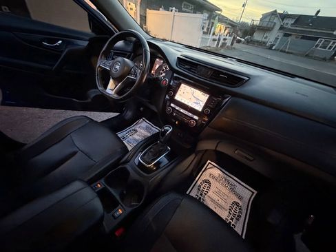 Used 2018 Nissan Rogue SL w/ Premium Package image 7