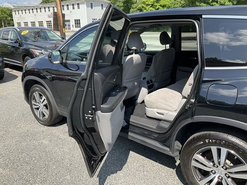 Used 2018 Honda Pilot EX image 13
