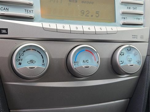 Used 2007 Toyota Camry XLE image 19