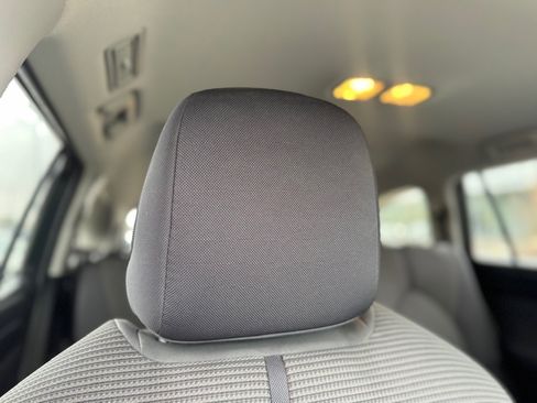 Used 2023 Toyota Highlander LE image 47