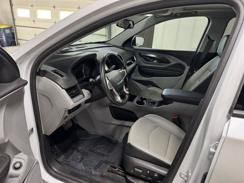 Certified 2022 GMC Terrain SLT w/ Infotainment Package II AWD/4WD image 15