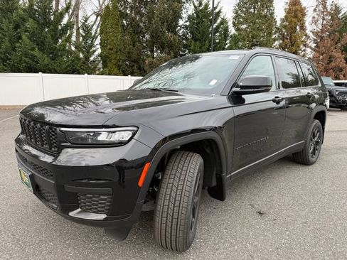 New 2025 Jeep Grand Cherokee L Altitude image 3