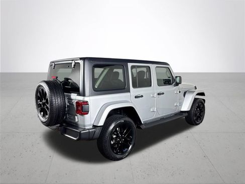Certified 2022 Jeep Wrangler Unlimited Sahara AWD/4WD image 7