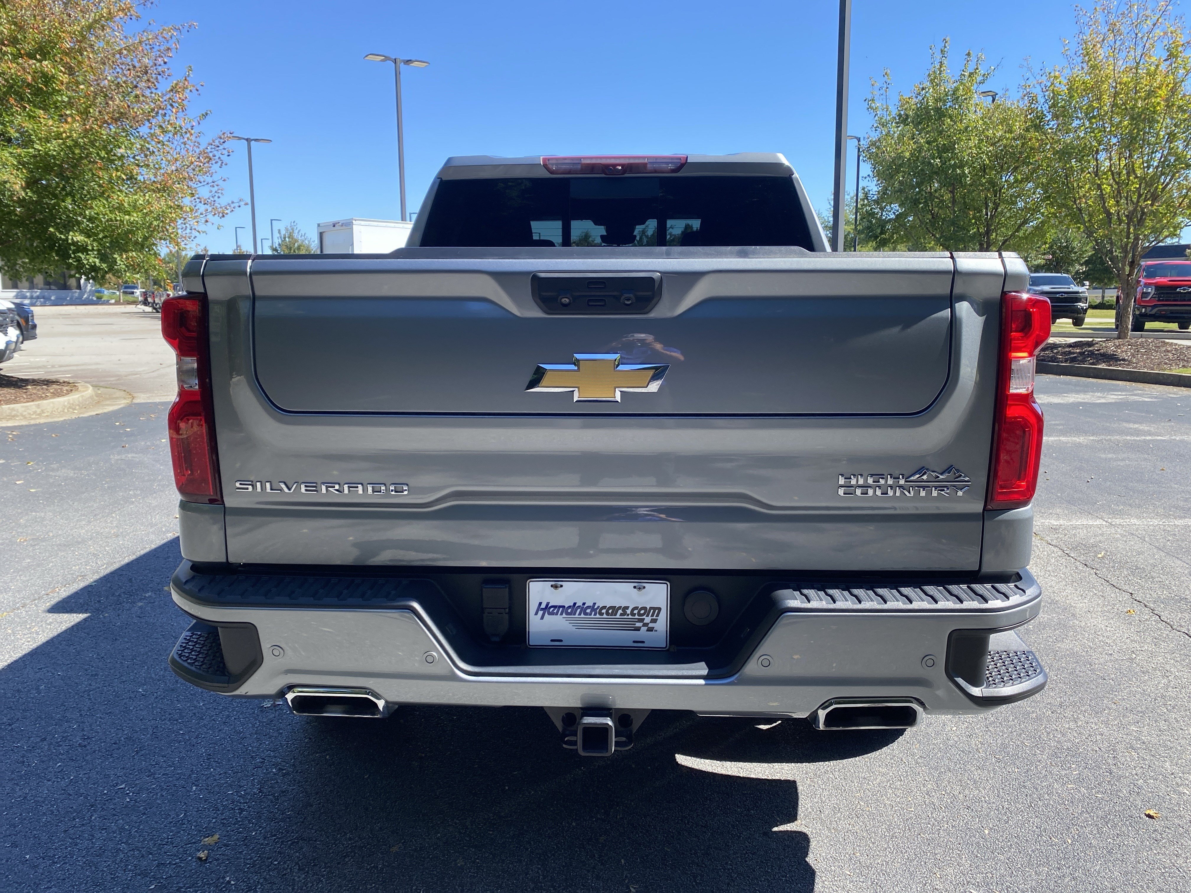 Used 2023 Chevrolet Silverado 1500 High Country w/ High Country Premium Package AWD/4WD image 8