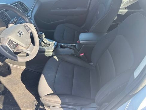 Used 2018 Hyundai Elantra SEL FWD image 5