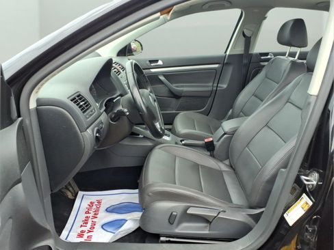 Used 2008 Volkswagen Jetta SE FWD image 25