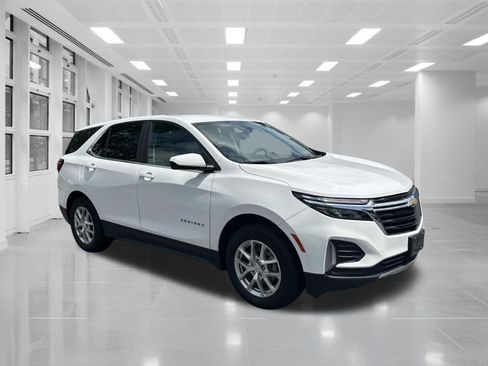 Used 2023 Chevrolet Equinox LT FWD image 3