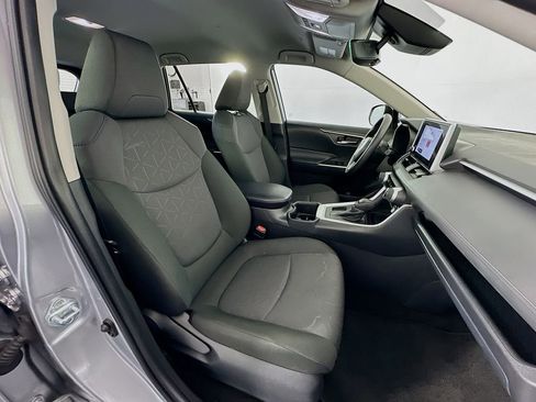 Used 2025 Toyota RAV4 XLE image 27