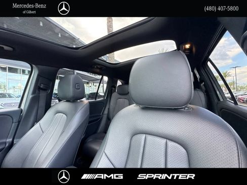 Used 2022 Mercedes-Benz GLB 250 4MATIC image 17