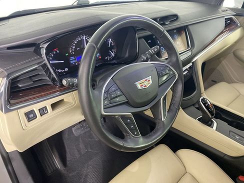Used 2017 Cadillac XT5 Luxury w/ Driver Awareness Package image 13