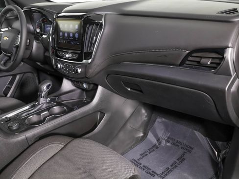 Used 2023 Chevrolet Traverse LT AWD/4WD image 43