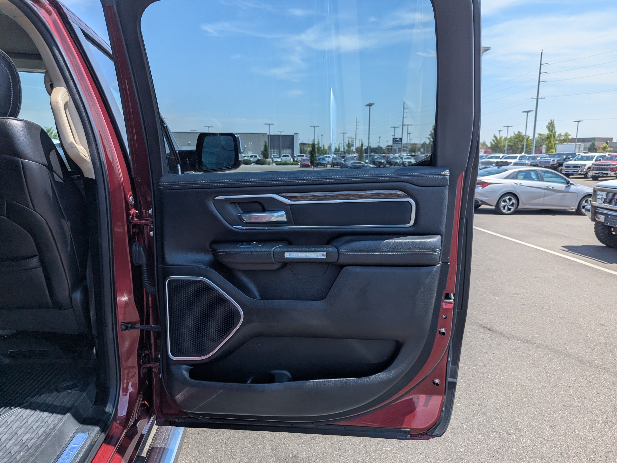 Used 2020 RAM 1500 Laramie AWD/4WD image 37