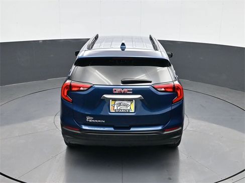 Used 2020 GMC Terrain SLE w/ Driver Convenience Package image 18