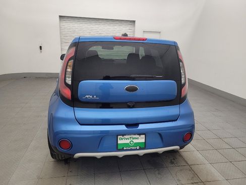 Used 2019 Kia Soul + image 6