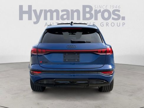 Used 2025 Audi SQ6 e-tron Prestige w/ 21" Black Optic Wheel Package image 4