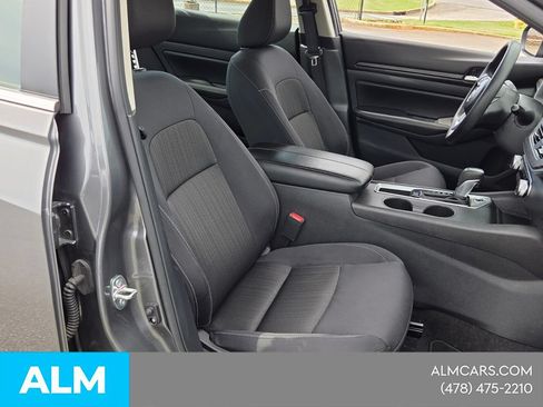 Used 2025 Nissan Altima 2.5 SV FWD image 18