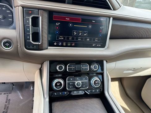 Used 2021 GMC Yukon Denali w/ Advanced Technology Package AWD/4WD image 25