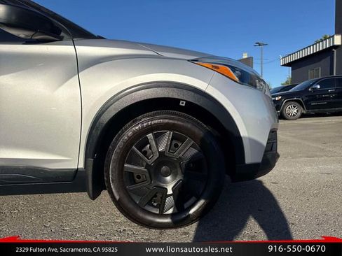 Used 2020 Nissan Kicks S FWD image 10