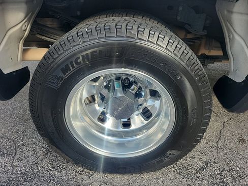 Used 2024 GMC Sierra 3500 Denali w/ Denali Reserve Package image 14