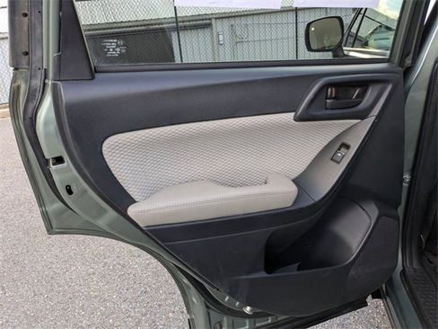 Used 2017 Subaru Forester 2.5i Premium w/ Popular Package #2A image 32