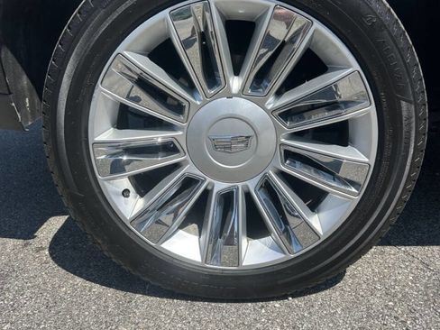 Used 2019 Cadillac Escalade Platinum image 5