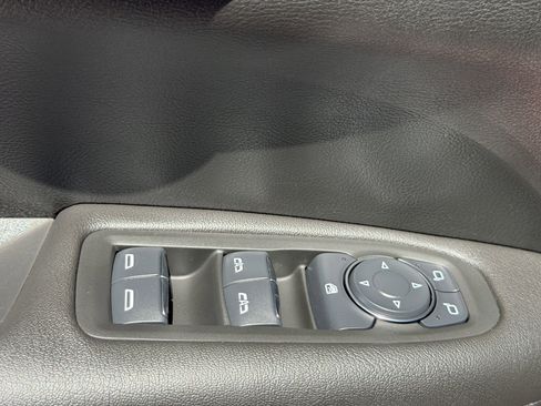 Certified 2025 Cadillac XT5 Luxury FWD image 18