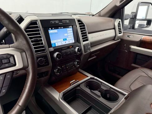 Used 2017 Ford F250 King Ranch w/ King Ranch Ultimate Package AWD/4WD image 4