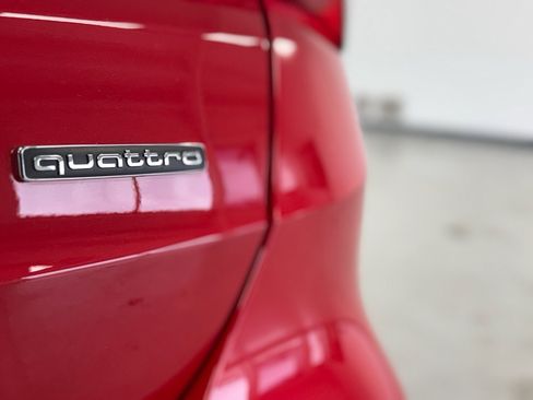 Used 2025 Audi Q3 2.0T Premium image 30