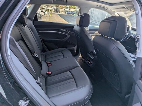 Used 2023 Audi e-tron Premium AWD/4WD image 25