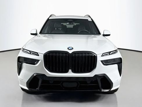 Used 2026 BMW X7 xDrive40i AWD/4WD image 2