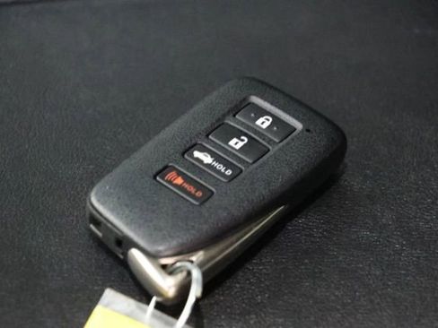 Used 2016 Lexus RC 200t RWD image 36