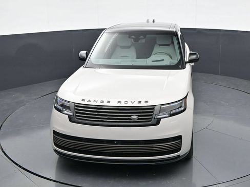 Used 2025 Land Rover Range Rover SV AWD/4WD image 36