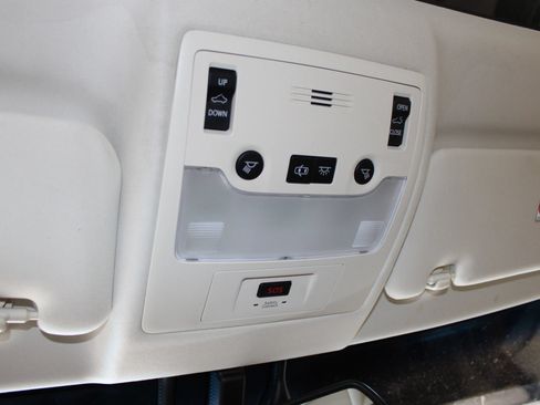 Used 2013 Lexus ES 300h w/ Luxury Pkg FWD image 31