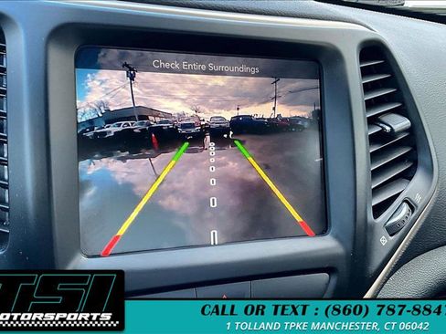 Used 2016 Jeep Cherokee Latitude w/ Cold Weather Group image 21