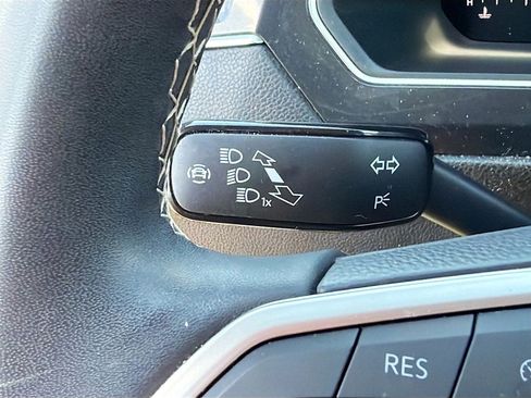 Used 2023 Volkswagen Tiguan SE FWD image 18