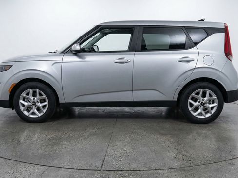 Used 2025 Kia Soul LX w/ LX Technology Package image 5