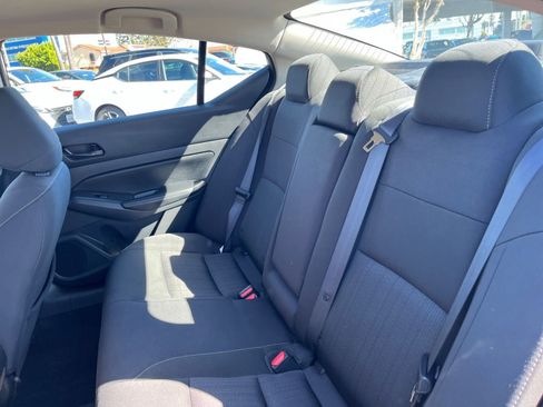 Used 2025 Nissan Altima 2.5 SV image 25