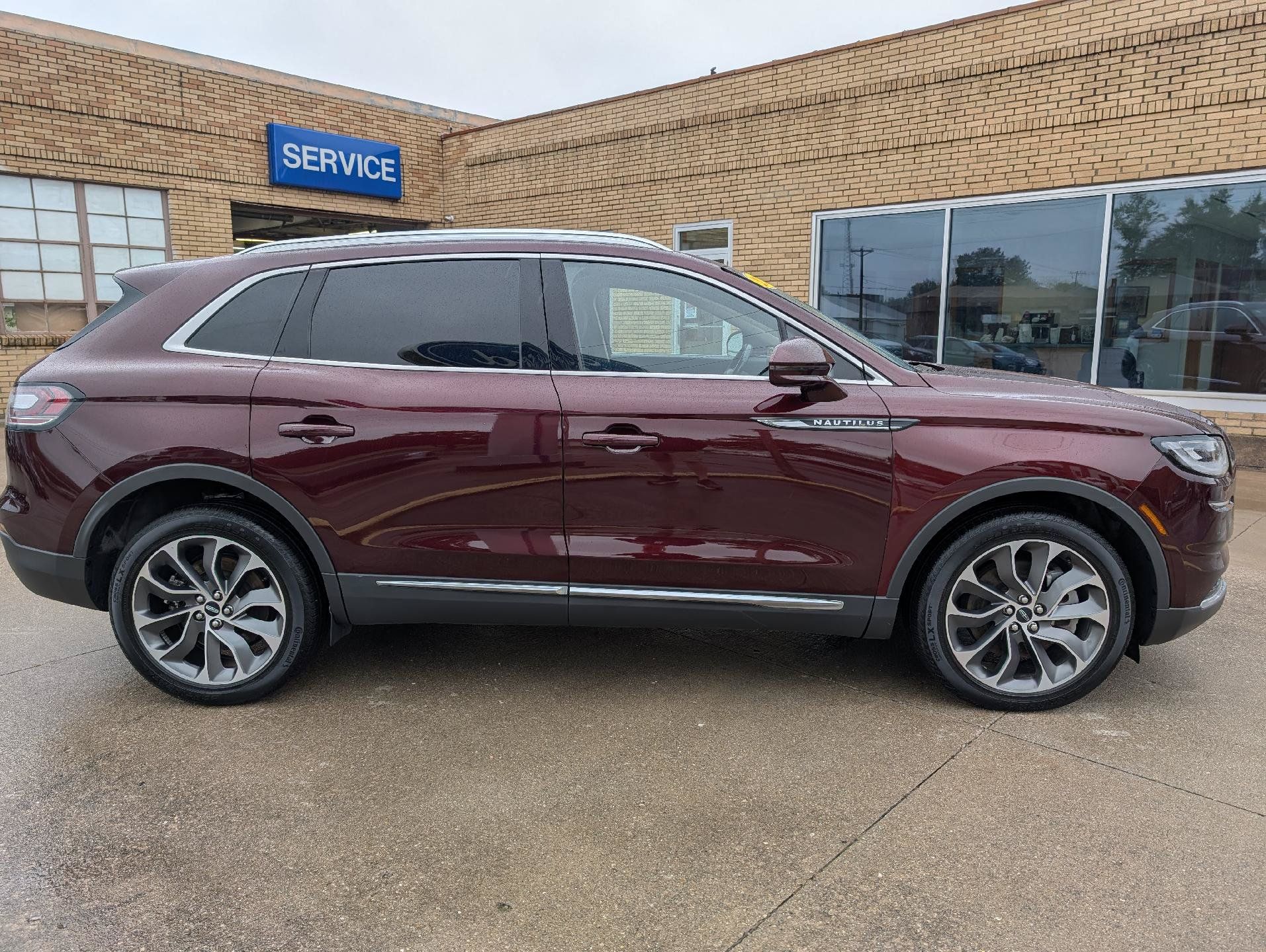 Used 2023 Lincoln Nautilus Reserve w/ Luxury Package AWD/4WD image 5