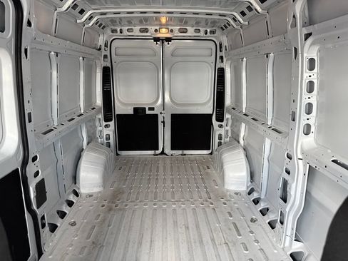 Used 2026 RAM ProMaster 2500 w/ Safety Group FWD image 19