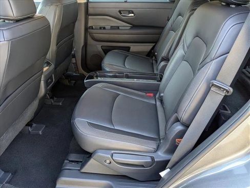 Used 2024 Nissan Pathfinder SL w/ SL Premium Package image 20