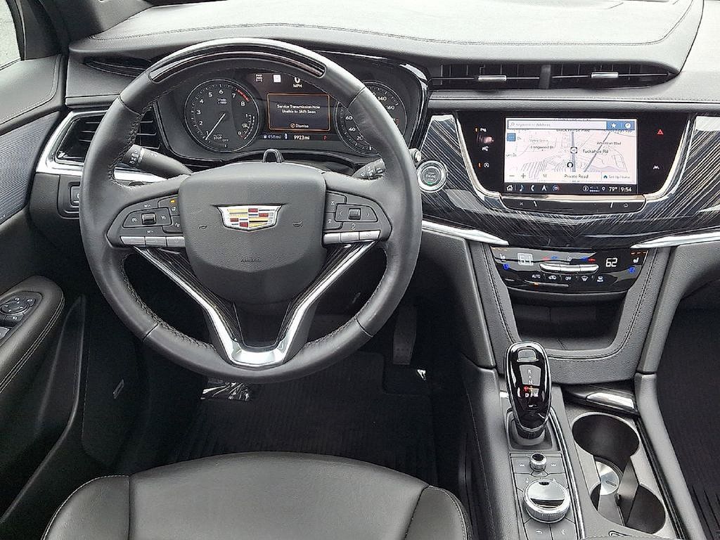 Used 2025 Cadillac XT6 Premium Luxury w/ Technology Package AWD/4WD image 13