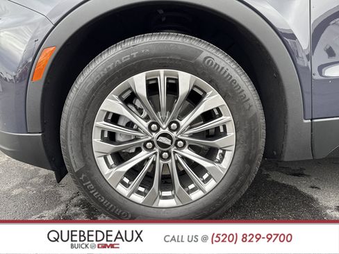 Used 2025 Cadillac XT4 Premium Luxury image 5