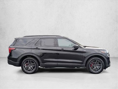 Certified 2025 Ford Explorer ST-Line w/ ST-Line Street Pack image 4