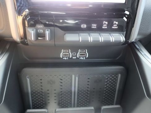 New 2026 RAM 2500 Laramie w/ Sport Appearance Package AWD/4WD image 22