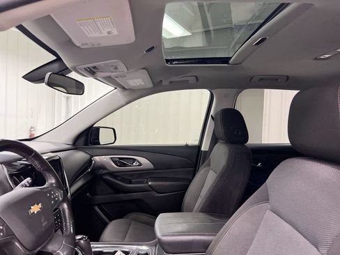 Used 2018 Chevrolet Traverse LT FWD image 19