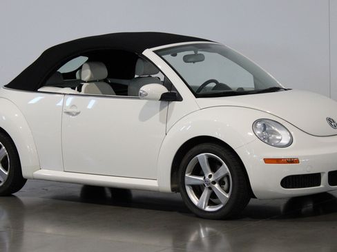 Used 2007 Volkswagen Beetle Triple White Edition FWD image 25