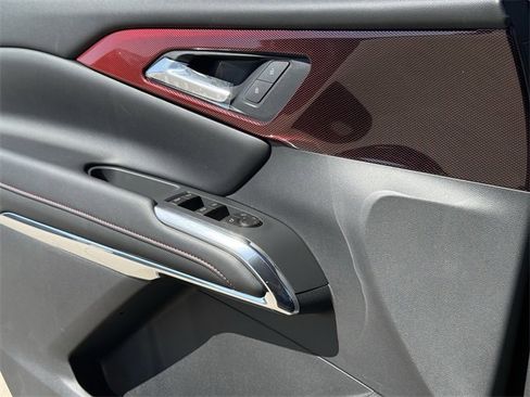 New 2026 Chevrolet Traverse Z71 w/ Driver Confidence Package image 24