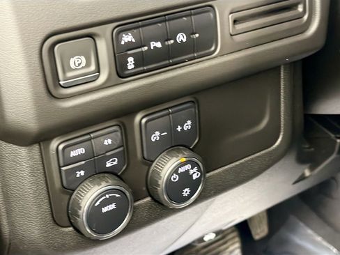 Used 2023 Chevrolet Tahoe LT AWD/4WD image 10